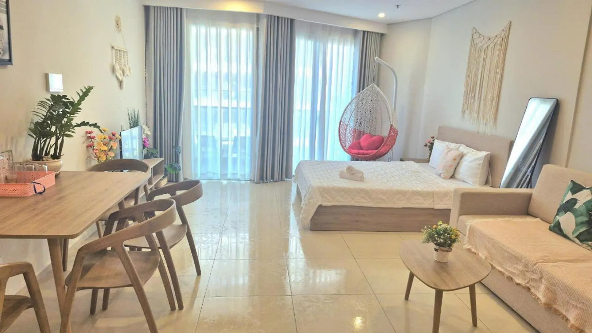 Phuong Vu Homestay- The Song Vung Tau Vietnam